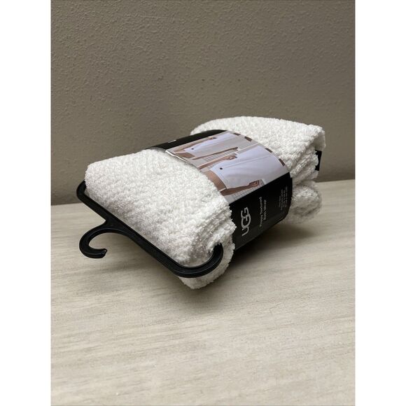 UGG Unisex Poppy Textured Bath Wrap One Size Adjustable 32 X 58” WHITE NEW!! - Picture 8 of 8